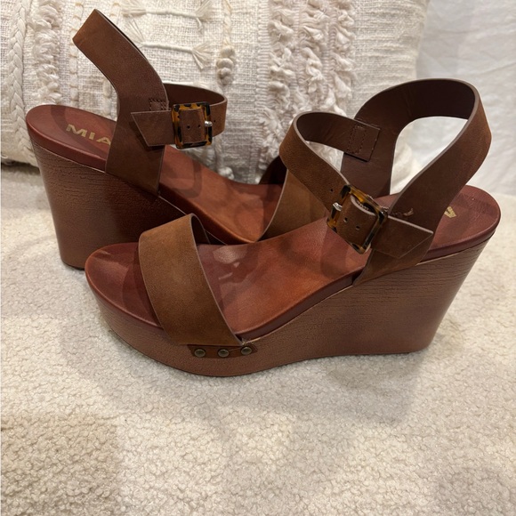 Brown platform wedge sandals - Picture 4 of 4